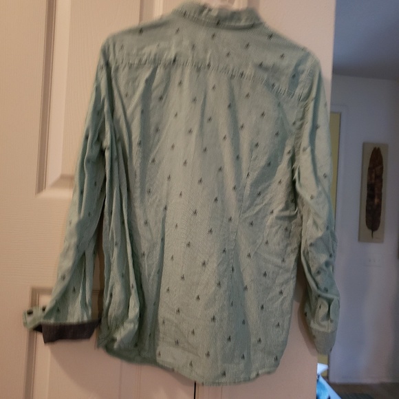 Tommy Hilfiger button up shirt - Picture 3 of 4